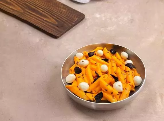 BELLA HADİD MAKARNA